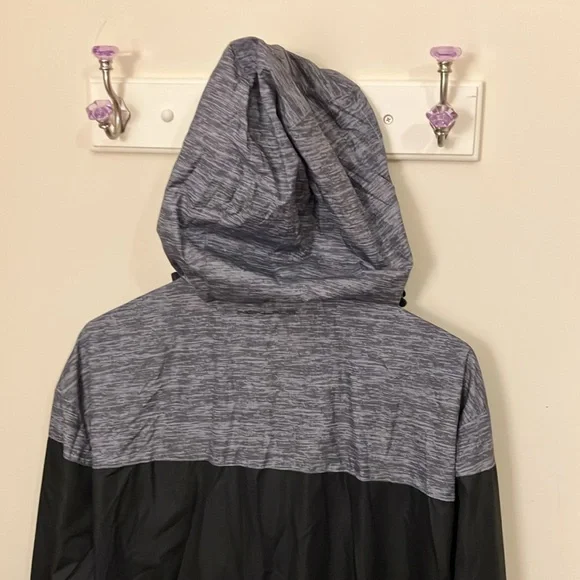 Men’s large hooded windbreaker with pockets - Picture 4 of 8